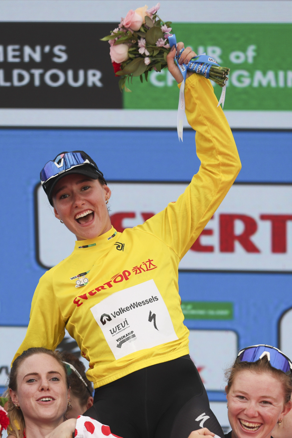 nvuMe, bt, 黄衫在颁奖